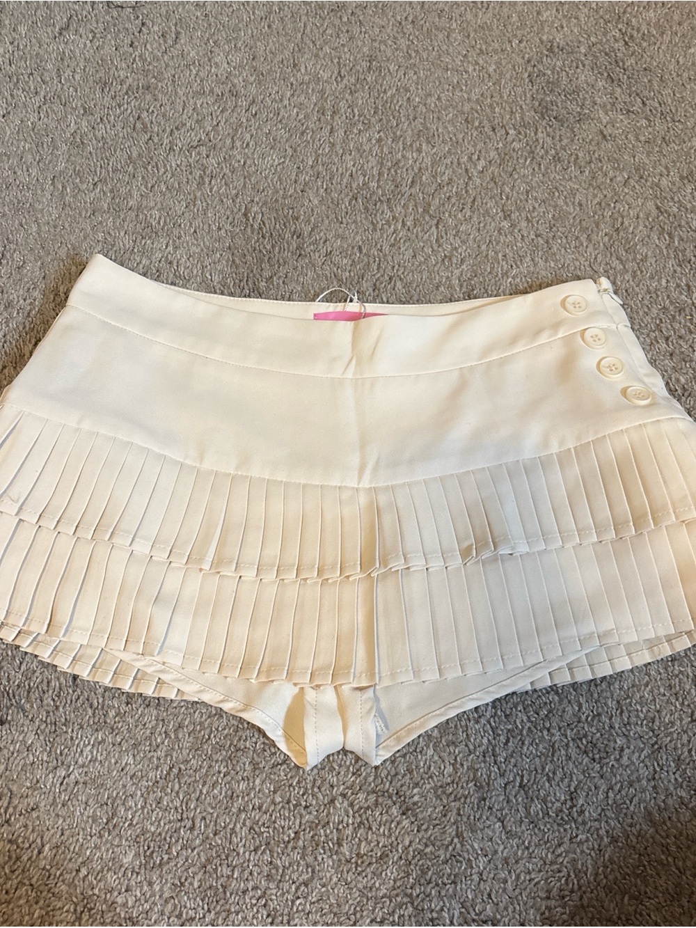 Edikted Cream Pleated Mini Skort